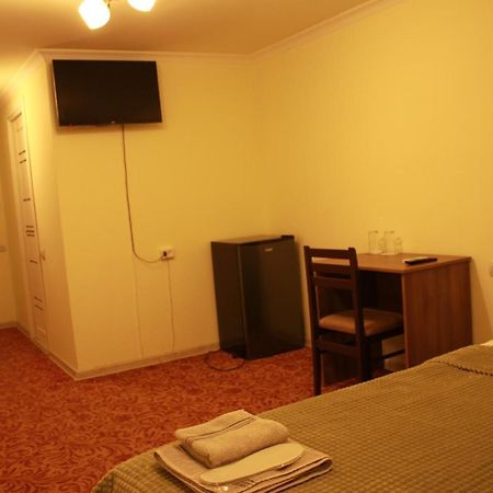 Hotel International Ереван Екстериор снимка