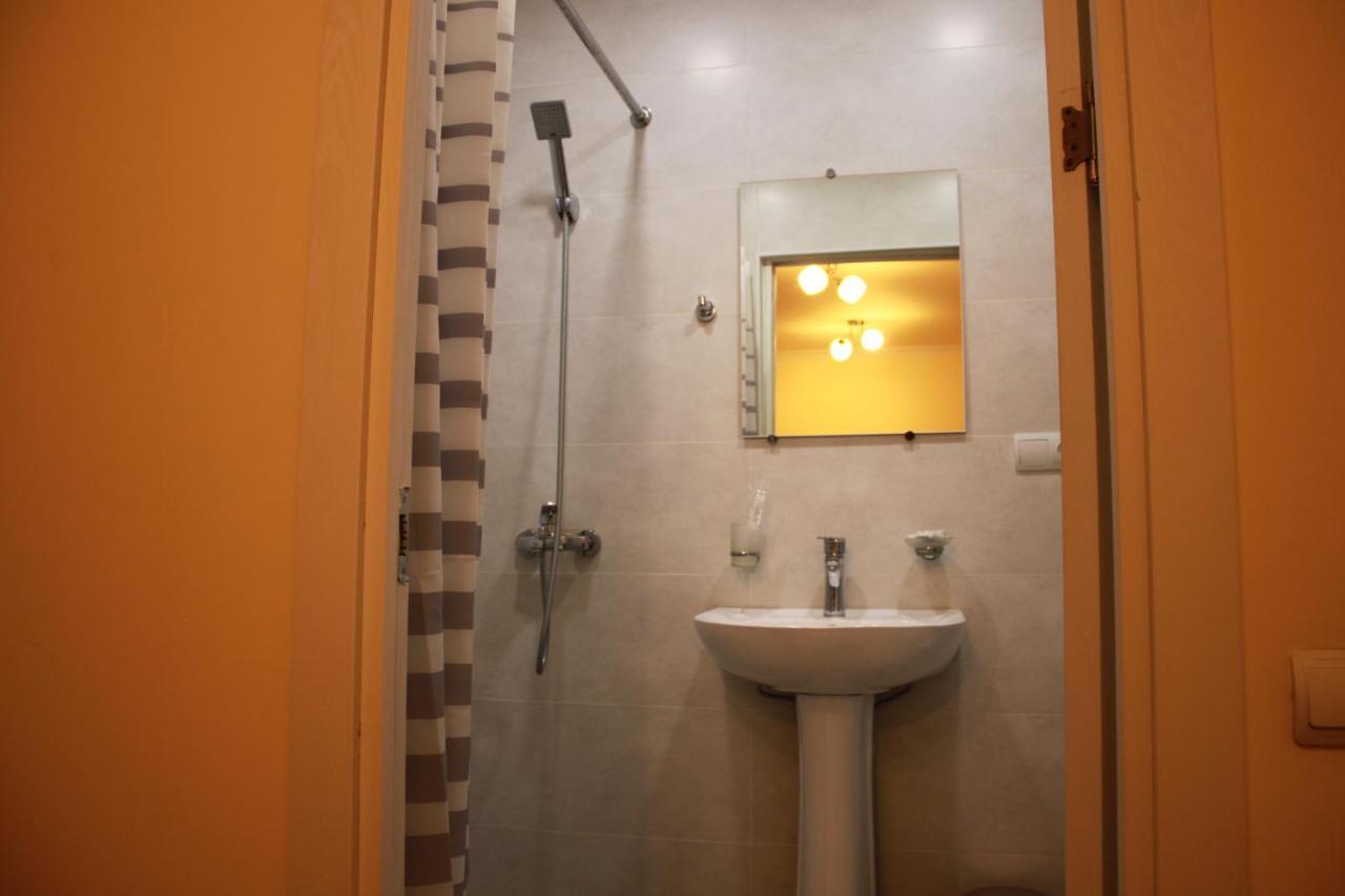 Hotel International Ереван Екстериор снимка