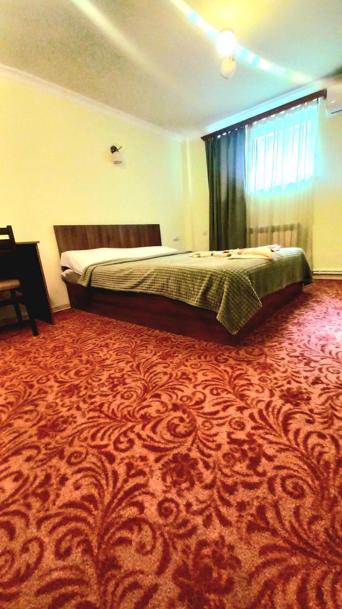 Hotel International Ереван Екстериор снимка